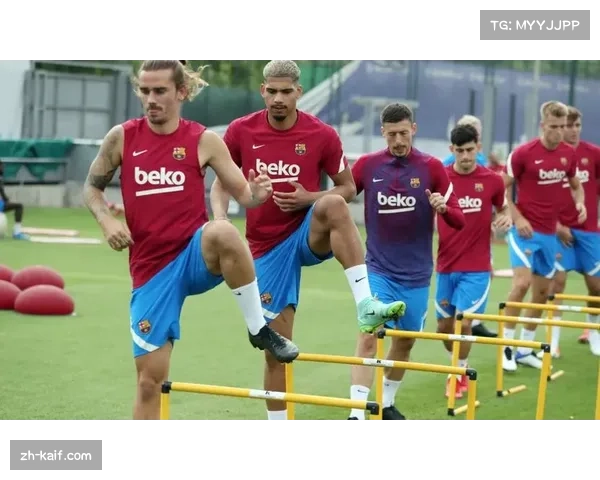 巴萨训练课重点演练边后卫插上,旨在加强对贝蒂斯肋部空当的利用 巴萨训练课重点演练边后卫插上,旨在加强对贝蒂斯肋部空当的利用